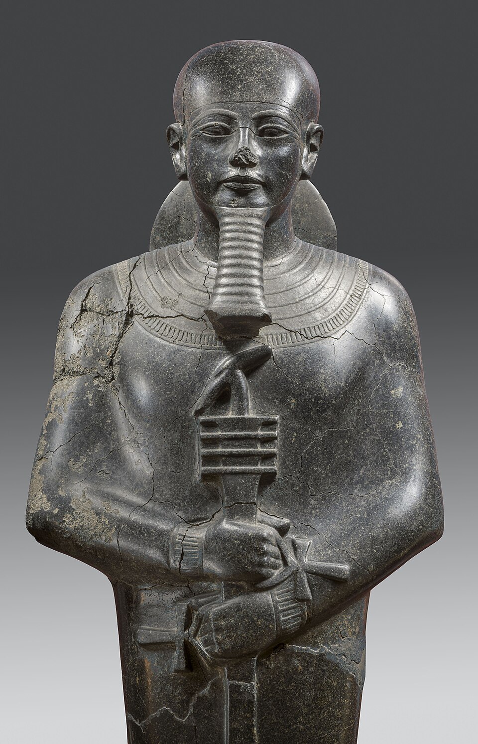 Ptah in der engen Mumienhülle, mit Kappe und Was-Zepter — Granodiorit, Museo Egizio Turin