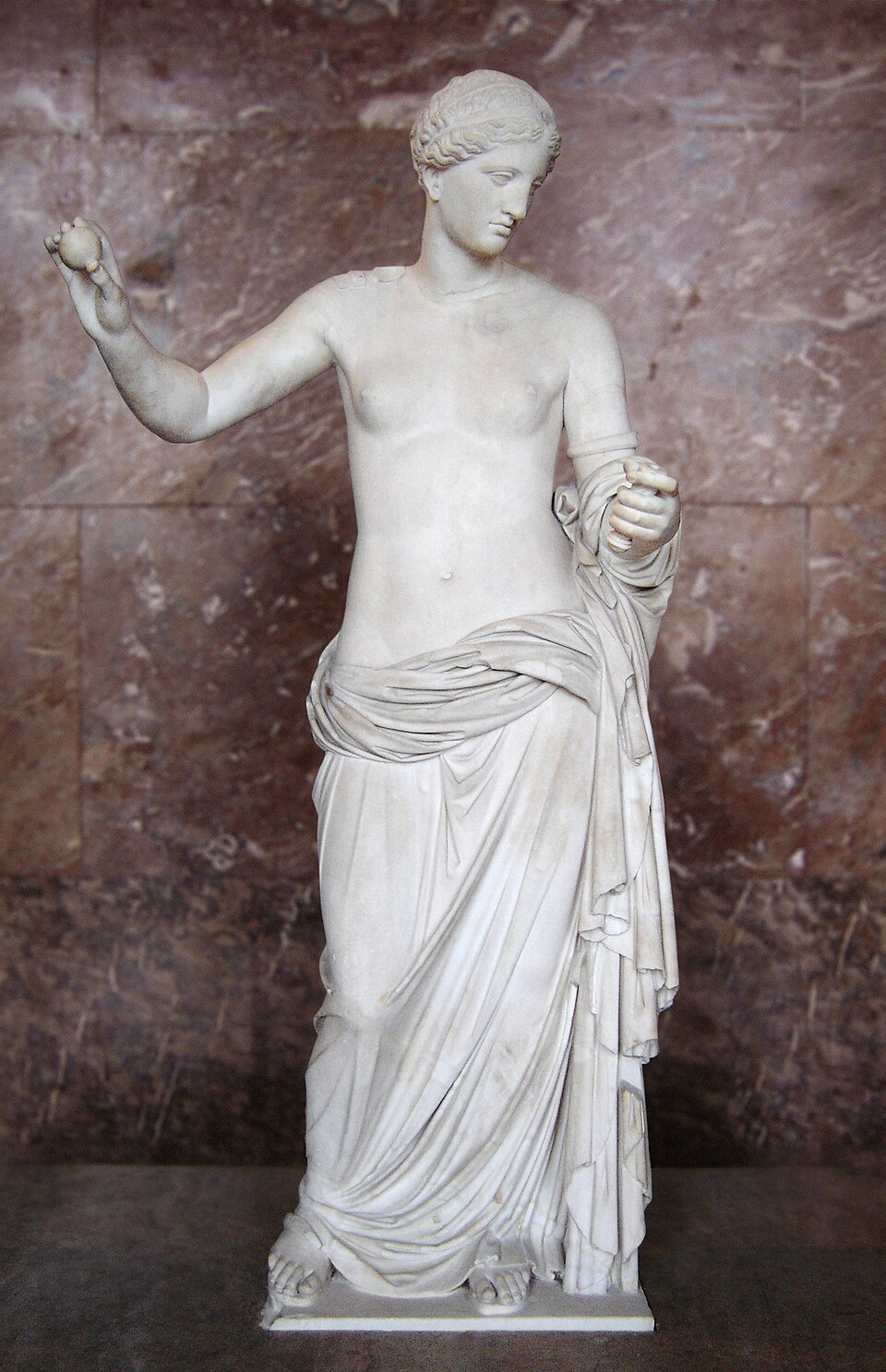 Die Venus von Arles — römische Kopie nach Praxiteles, Louvre