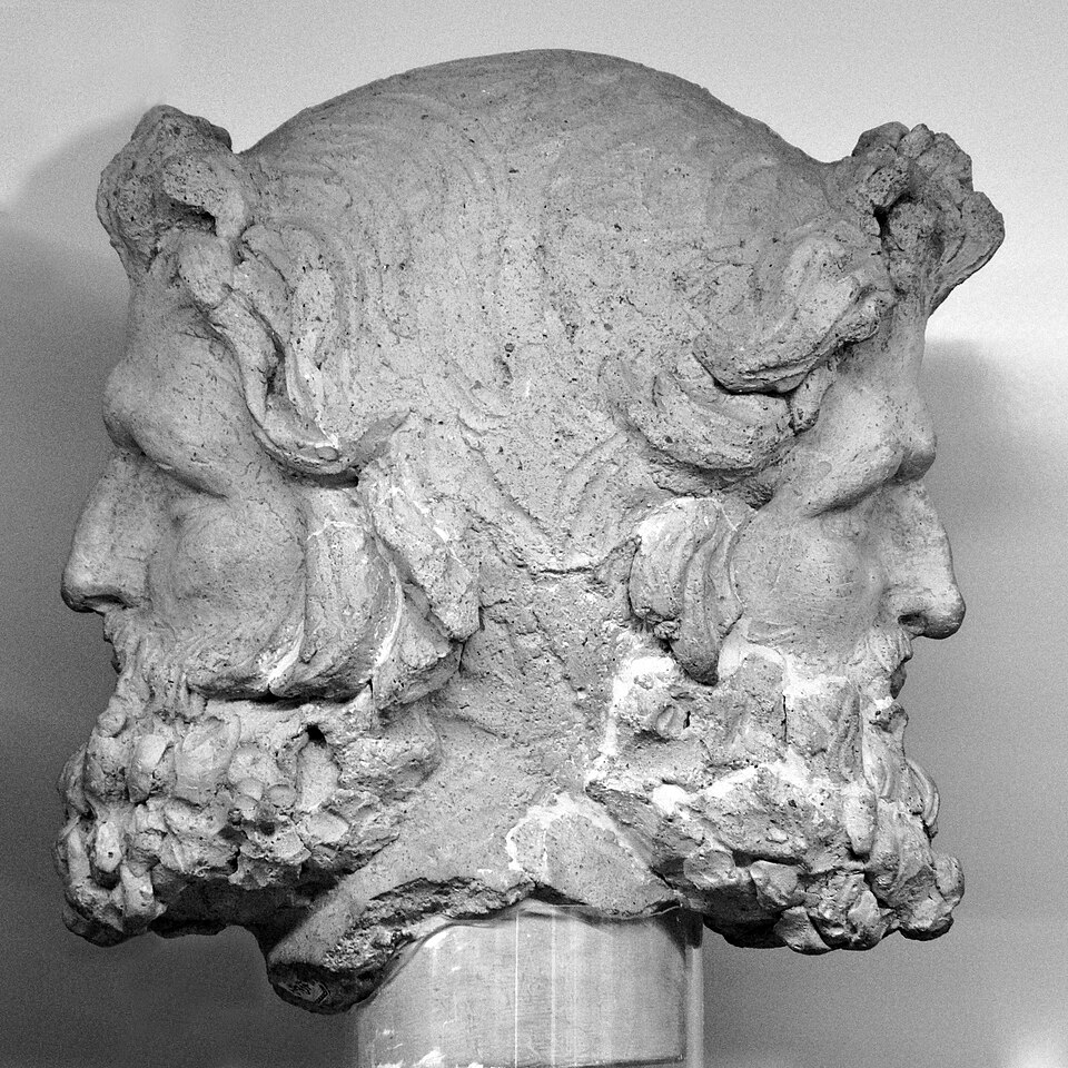 Janus mit zwei Gesichtern — Terrakotta, Museo Nazionale Etrusco di Villa Giulia, Rom